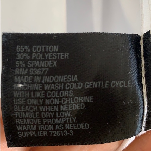 White button down shirt with raffle sleeves - Picture 4 of 4